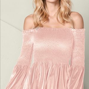 Beautiful New Off The Shoulder Velvet Top!! Size M